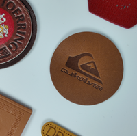 Écusson en cuir véritable personnalisable avec logo gaufré, étiquette en cuir pour chapeau, vêtements, jeans