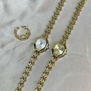 นาฬิกาข้อมือผู้หญิงแฟชั่นใหม่ ดีไซน์หรูหรา วินเทจ  ระดับไฮเอนด์ รูปทรงแปดเหลี่ยม  ระบบควอตซ์ - Product Image 2