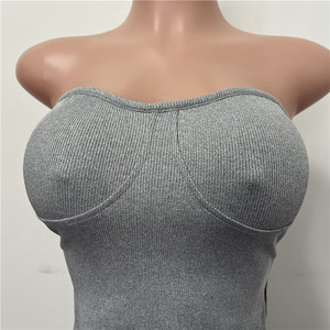 مجموعة أنيقة للنساء من قمم بدون حمالات مع أطقم شورت للنساء من قطعتين - Product Image 6