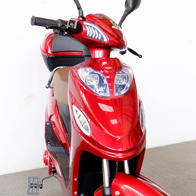 High Quality Adult Electric Motorcycle Long Range 50km Electric Scooter 48v Trekking Man Electric Scooter Rear Hub No License