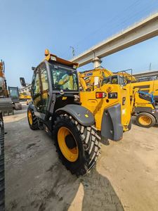 Sollevatore Telescopico XT3507K XC6-3507K 3.5T 7m con Forche per Pallet e Cestello per Lavori Aerei - Product Image 4