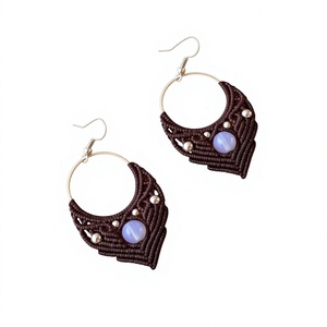 Boucles d'oreilles créoles bohèmes en macramé avec incrustation de perles, design géométrique, bijoux en argent 925 pour femme, à porter au quotidien - Product Image 1