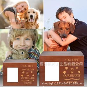 Urna de madera Shinb para mascotas con marco y tapa deslizante, caja de recuerdo de madera natural para gatos y perros - Product Image 2