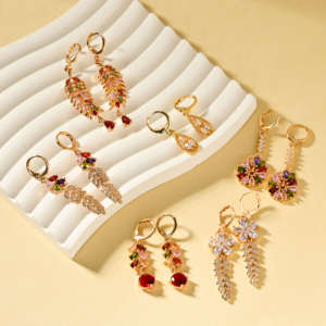 <span class=keywords><strong>2025</strong></span> mới hợp thời trang tùy chỉnh chống xỉn đồng thau Zircon Bông tai 18K mạ vàng tuyên bố thả bông tai Bộ Pendientes de lujo - Product Image 2