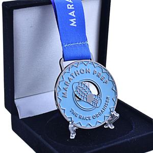 Logo personalizzato pista inglese trofeo d'oro distintivo in metallo cavallo scacchi grandi medaglie con scatola - Product Image 3