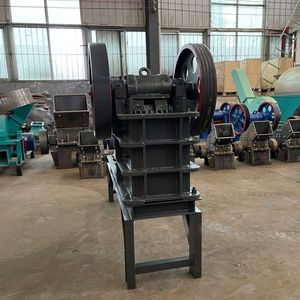 Nouveau mini broyeur à mâchoires mobile pour le concassage de pierres pour l'exploitation minière avec nouvelle ligne de production de concassage de <span class=keywords><strong>moteur</strong></span>/<span class=keywords><strong>moteur</strong></span> - Product Image 1