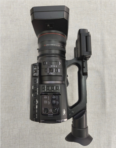 Caméra portable 4K de qualité professionnelle AJ-UPX360MC haute performance avec zoom optique 20x et stabilisateur d'image hybride à cinq axes - Product Image 2