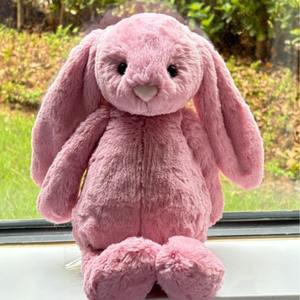 Jcjellycat Versión Alta 1 a 1 --- Serie Shy <span class=keywords><strong>Bugs</strong></span> <span class=keywords><strong>Bunny</strong></span> Love <span class=keywords><strong>Bugs</strong></span> <span class=keywords><strong>Bunny</strong></span> <span class=keywords><strong>Peluche</strong></span> Floral con Etiqueta Dorada - Product Image 3