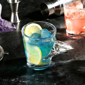 Copa de cóctel de cristal de lujo con relieve de cabeza de animal, sin plomo, base gruesa, mango con forma de tiburón creativo, capacidad de 60 ml - Product Image 2