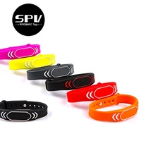 Logo personnalisé QR Code 13.56MHz Bracelet de poignet étanche NFC NTAG 213 Bracelet en silicone