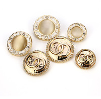 Petits boutons de perles parfumés à la mode Boutons en métal incrustés de diamants Chemise Costume Manteau Coupe-vent Perles Divers Articles