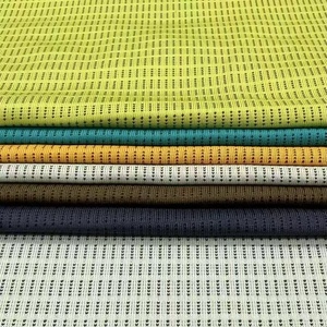 ผ้ากีฬาเนื้อตาข่ายระบายอากาศ 94% โพลีเอสเตอร์ 6% สแปนเด็กซ์ 140gsm 160 ซม. แบบยืดหยุ่นลายจุด สำหรับเสื้อยืดวิ่ง<span class=keywords><strong>ม</strong></span>าราธอน - Product Image 5