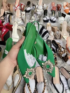 Tacchi alti da donna sandali da <span class=keywords><strong>sposa</strong></span> <span class=keywords><strong>tacco</strong></span> alto da donna moda estiva a punta misto <span class=keywords><strong>tacco</strong></span> <span class=keywords><strong>basso</strong></span> <span class=keywords><strong>scarpe</strong></span> Stock all'ingrosso - Product Image 5