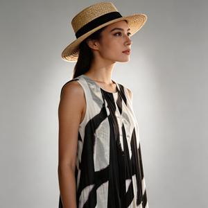 Robe longue plissée pour femme, imprimé abstrait noir et blanc, coupe ample, idéale pour les vacances à la plage - Product Image 4