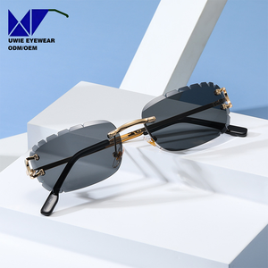 <span class=keywords><strong>Gafas</strong></span> de Sol Unisex con Logotipo Personalizado, Protección UV400, Montura Dorada Cuadrada Invertida, Estilo Urbano Moderno, Sin Montura, con Bordes Cortados - Product Image 1