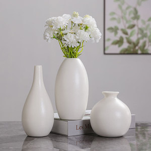Coral Anniversary Gifts: 5 Thoughtful Ceramic Vases for 35 Years