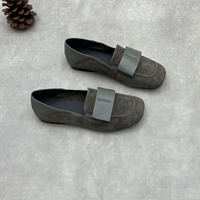 Chaussures plates pour femmes en cuir véritable souple, style artisanal, faites à la main, à enfiler, collection Printemps/Automne 2026, en cuir mat