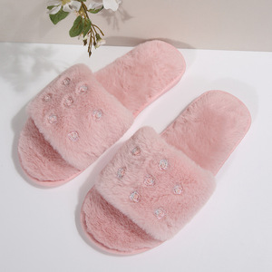 Pantofole da <span class=keywords><strong>donna</strong></span> invernali in pelliccia sintetica, morbide e calde, con fiore, a punta aperta, casual, personalizzabili, per <span class=keywords><strong>casa</strong></span> e camera da letto, all'ingrosso - Product Image 5