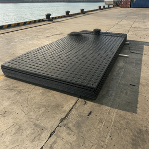 Tapis de protection du sol antidérapant en HDPE pour excavatrices, camions, travaux de construction et maintenance des équipements - Product Image 1