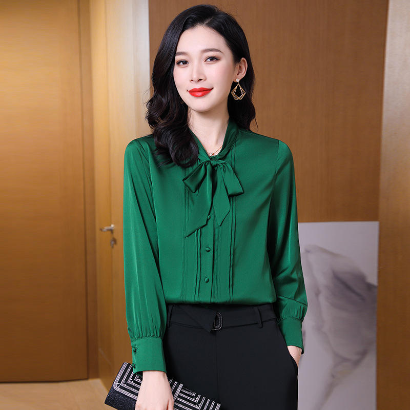 สีเขียว