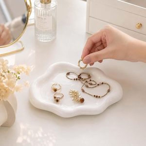 Présentoir à bijoux en plâtre blanc, support pour boucles d'oreilles, organisateur de colliers et bagues, accessoire photo - Product Image 3