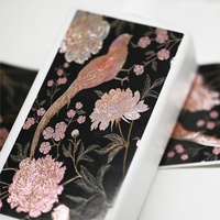 Impression de rouleaux d'étiquettes personnalisées en or, écologiques, imperméables, à forte adhérence, pour cosmétiques, parfums, shampoings, soins de la peau
