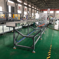 TONGSANHEGU Máquina de fabricación de postes de plástico reciclado para exteriores Plástico en relieve HDPE Madera WPC Cubierta/Extrusora de revestimiento