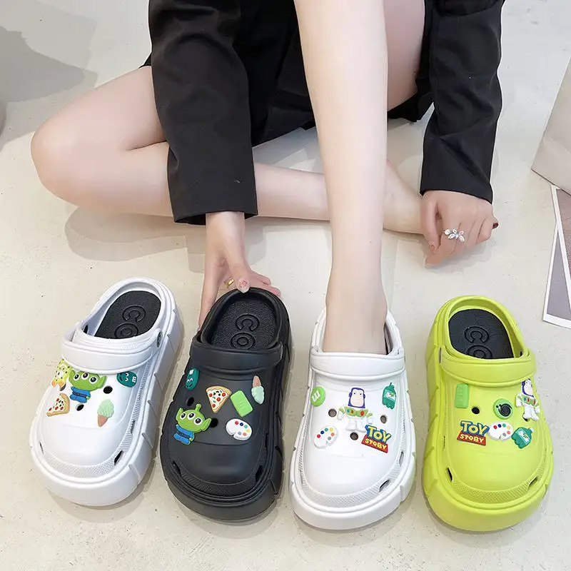 Sandal Platform Mode Populer Sandal Musim Panas Wanita Sandal Bakiak 6Cm Tebal untuk Wanita Kasual Sepatu Taman Jalan Sandal Pantai Wanita