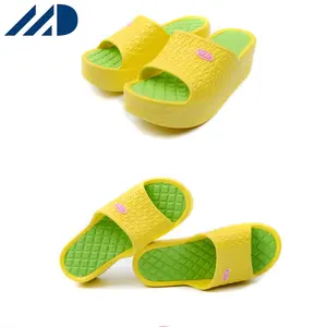 Sandales à plateforme pour femmes d'usine Mignonnes compensées confortables pour la plage Chunky Summer Slides