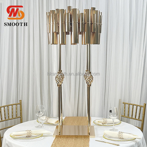 Support floral en métal doré pour centre de table, idéal pour les mariages et les fêtes - Product Image 3