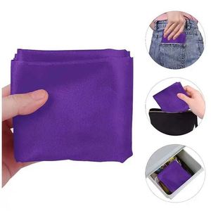 Bolsa Deportiva de Gimnasio con Cordón, de Poliéster Impermeable y Reciclable, al por Mayor, con Logotipo Personalizado y Patrón de Letras - Product Image 2