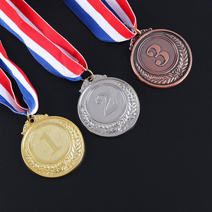 Cero beneficio (medalla de metal, 2,5 pulgadas) Medallas de premios deportivos, medallas de oro para ganadores del 1er lugar, con cinta roja, blanca y azul de 32 pulgadas