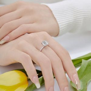 Anillos de Compromiso Dylam Impresionantes de Plata de Ley 925 con Circonita Cúbica 8A de Corte Radiante Cuadrado de 3 Quilates, Anillos de Promesa de Boda - Product Image 3