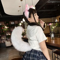 La queue de renard en peluche télécommandée électrique crée un effet de remuement animal réaliste adapté aux fêtes et à la queue d'accessoire de cosplay