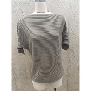 Suéter de Manga Murciélago con Hombros Descubiertos para Mujer, Color Gris, Talla [Indicar Talla], Top Transpirable de Viscosa - Product Image 6