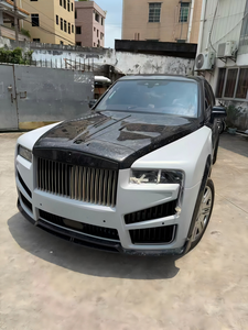 Kit de Carrocería Estilo <span class=keywords><strong>Mansory</strong></span> para <span class=keywords><strong>Rolls</strong></span> <span class=keywords><strong>Royce</strong></span> Cullinan 2025, Fibra de Carbono Forjada de Alta Calidad, Accesorios para Capó y Guardabarros con Emblema Negro - Product Image 3