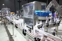 Ligne complète de machine de remplissage de liquide détergent savon shampooing servo suivi ligne de remplissage linéaire pour bouteilles en plastique 500-5000ml