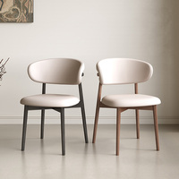 Chaise de salle à manger en tissu de style nordique moderne minimaliste avec dossier en bois massif pour salon et usage domestique