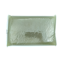 Colle thermofusible 715 à forte adhérence, haute teneur en solides, faible teneur en eau, film brillant, adhésif de laminage pour la fabrication de boîtes en carton
