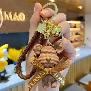 Vente en gros de poupées de dessin animé, porte-clés ours, pendentifs, ours mignons et agressifs, porte-clés de voiture, cordes suspendues, accessoires de sacs pour femmes - Product Image 1