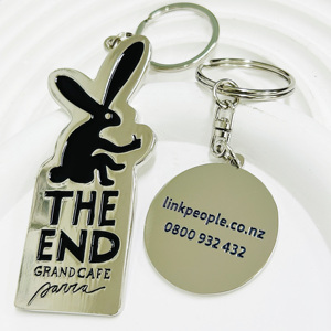 Cá nhân hoá 2D 3D bạc mạ kim loại <span class=keywords><strong>Keychain</strong></span> Mini Sneaker Giày <span class=keywords><strong>Keychain</strong></span> tùy chỉnh cứng men kim loại <span class=keywords><strong>Keychain</strong></span> - Product Image 3