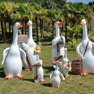 Escultura Personalizada de Fibra de Vidrio y Resina, Estilo Moderno para Exteriores, Escultura de Scrooge McDuck Cromado, Escultura de Pato Donald Amarillo, Estilo Pop Art - Product Image 6