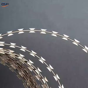 Clôture pour moutons Clôture en fil barbelé Grillage de soudure en acier inoxydable Clôture galvanisée croisée pour l'usine - Product Image 1