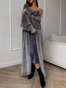 <span class=keywords><strong>Cardigan</strong></span> Lungo in Finta Pelliccia di Visone <span class=keywords><strong>Bianco</strong></span> per Donna, Morbido <span class=keywords><strong>e</strong></span> Soffice, Ideale per Autunno <span class=keywords><strong>e</strong></span> Inverno - Product Image 2