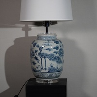 Lampe de table en céramique antique en forme de paon, lampe de bureau en céramique chinoise peinte à la main avec abat-jour blanc pour la décoration de chambre à coucher de style américain
