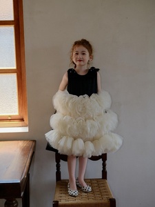 Abito da Principessa per Bambine con Design Floreale a Rosa, Gonna Soffice e Volant per Feste di Compleanno - Product Image 2