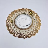Napperons en dentelle dorée et argentée avec motif floral ajouré complexe, antidérapants et résistants à la chaleur, pour une décoration de table élégante