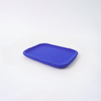Support de présentation personnalisé à un seul niveau en bois laqué recouvert de tissu pour table