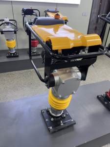 Compacteur à essence de haute qualité avec moteur, haute efficacité, garantie 1 an - Product Image 2