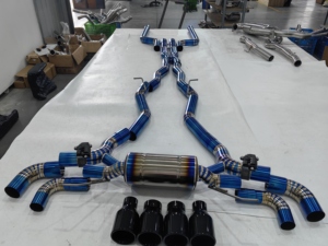 ท่อไอเสีย Catback สำหรับ M5 F91/F92/F93 Competition 4.4T ระบบไอเสียไทเทเนียมประสิทธิภาพสูง สีฟ้าเบิร์น - Product Image 2